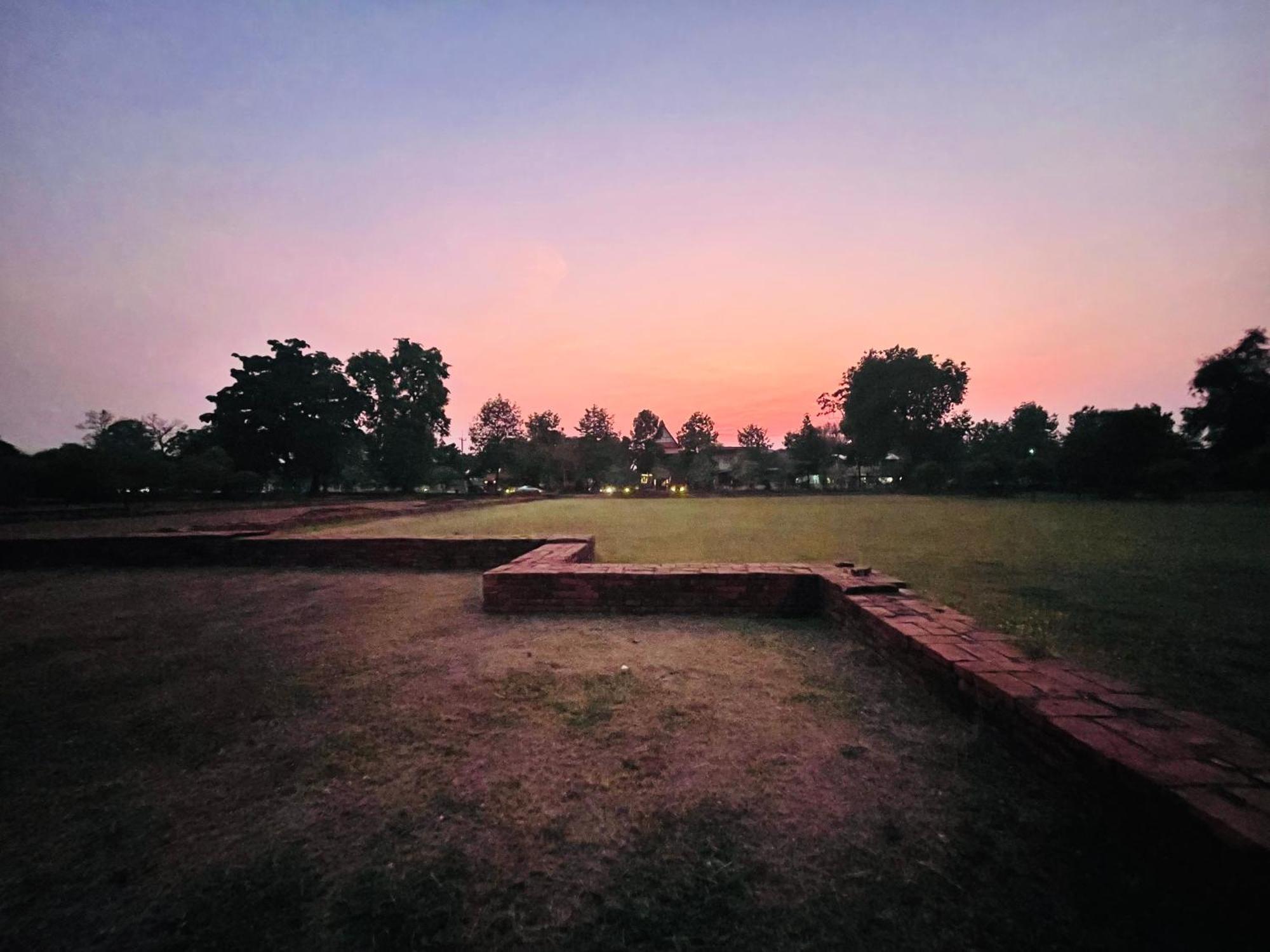 Baan Lhang Wangh บ้านหลังวัง Phitsanulok Exterior photo